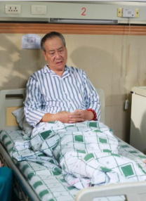 美女撒尿全过程